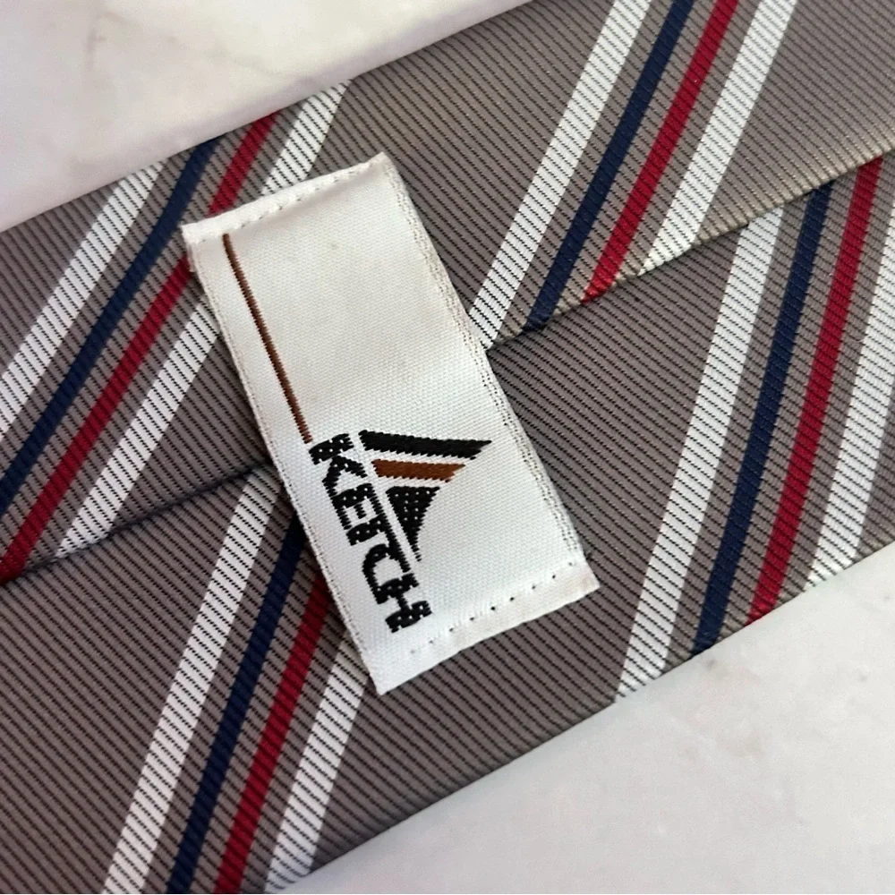 Ketch Striped Gray and Red 55” Tie